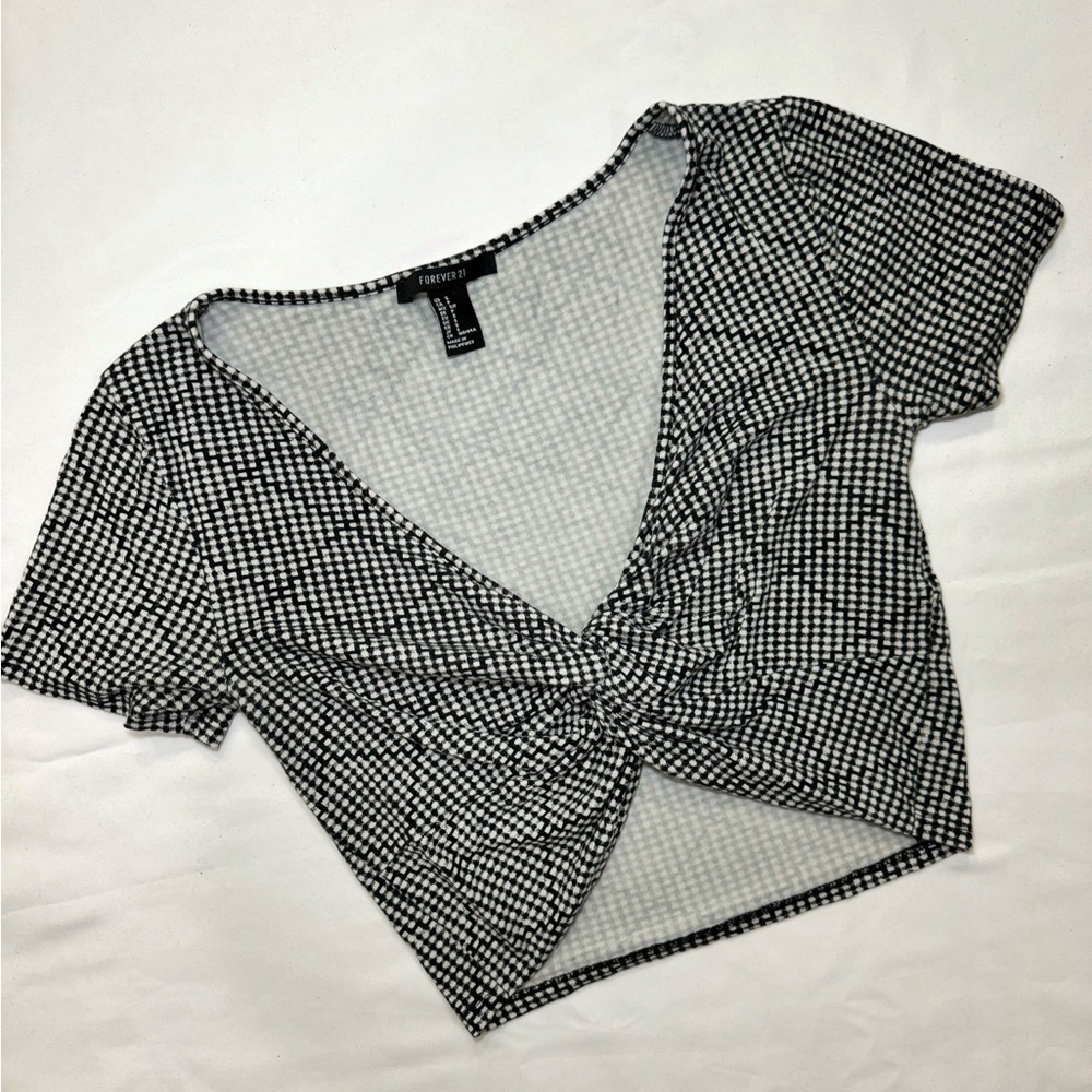 Black and White Tie Front Crop top